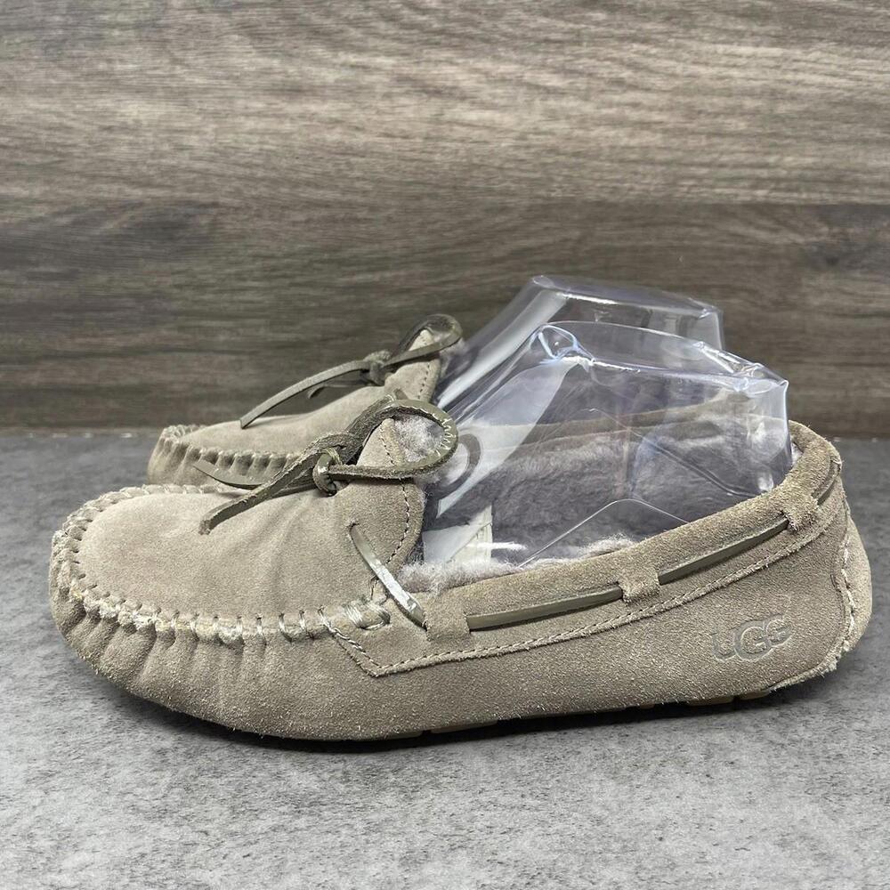 UGG Dakota Slippers Womens Size 6 Grey Suede Fur Moccasin Slip On